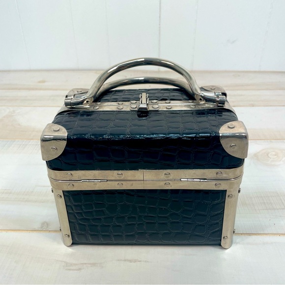 Vintage Black Faux Croc & Silver Box Purse, Hinged Top, Inside Pockets (One Zip) - Picture 2 of 8